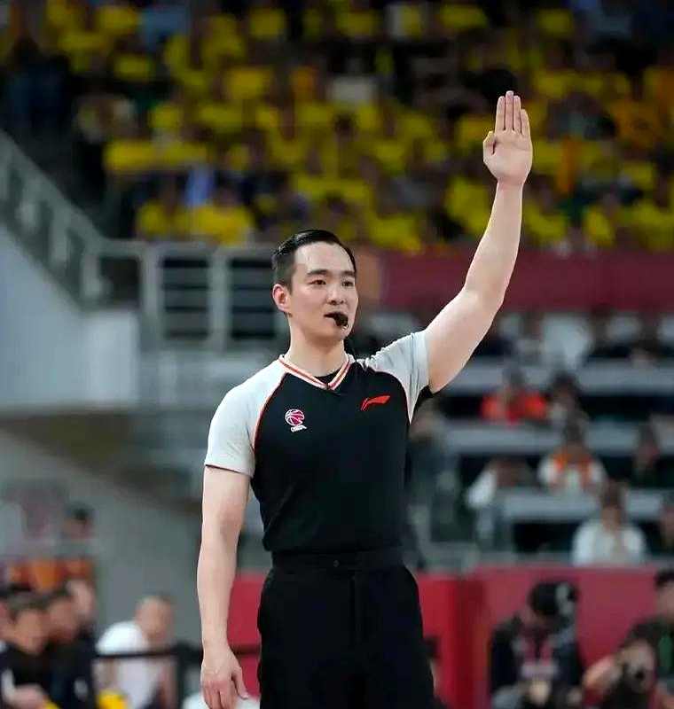 开云体育官网-包含CBA常规赛关键时刻走向成谜,洛杉矶快船队长鼓劲,质疑声仍在,纪律约束更严格的词条